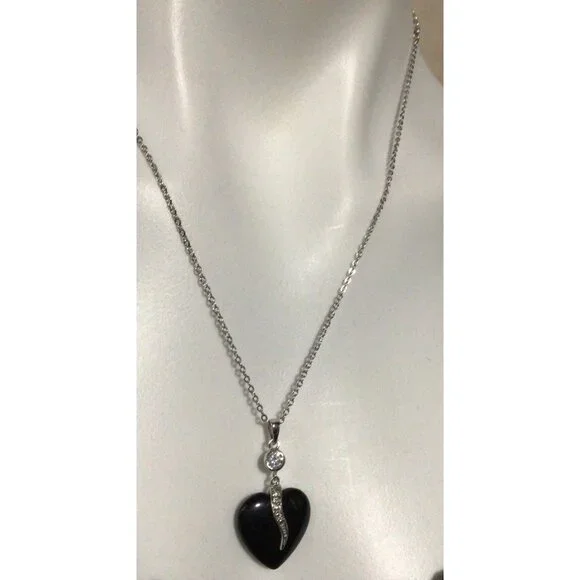 Black Heart Pendant Necklace Earrings Set With Rhinestone